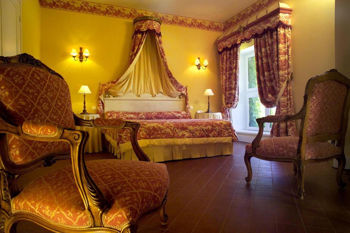 Chateau De Hotel 3*